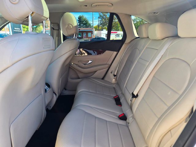 Used 2018 Mercedes-Benz GLC 300 4MATIC image 14
