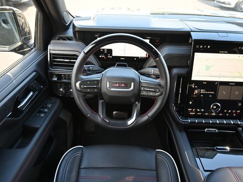Certified 2026 GMC Yukon AT4 Ultimate AWD/4WD image 9