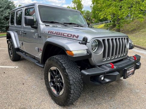 Used 2018 Jeep Wrangler Unlimited Rubicon AWD/4WD image 32