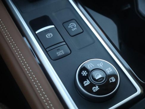 New 2026 Nissan Pathfinder Platinum AWD/4WD image 19