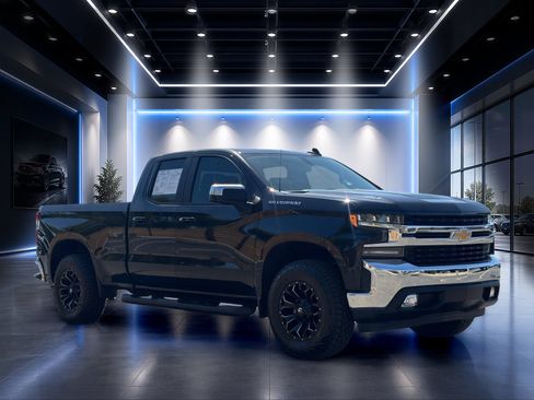 Used 2020 Chevrolet Silverado 1500 LT w/ All-Star Edition RWD image 2