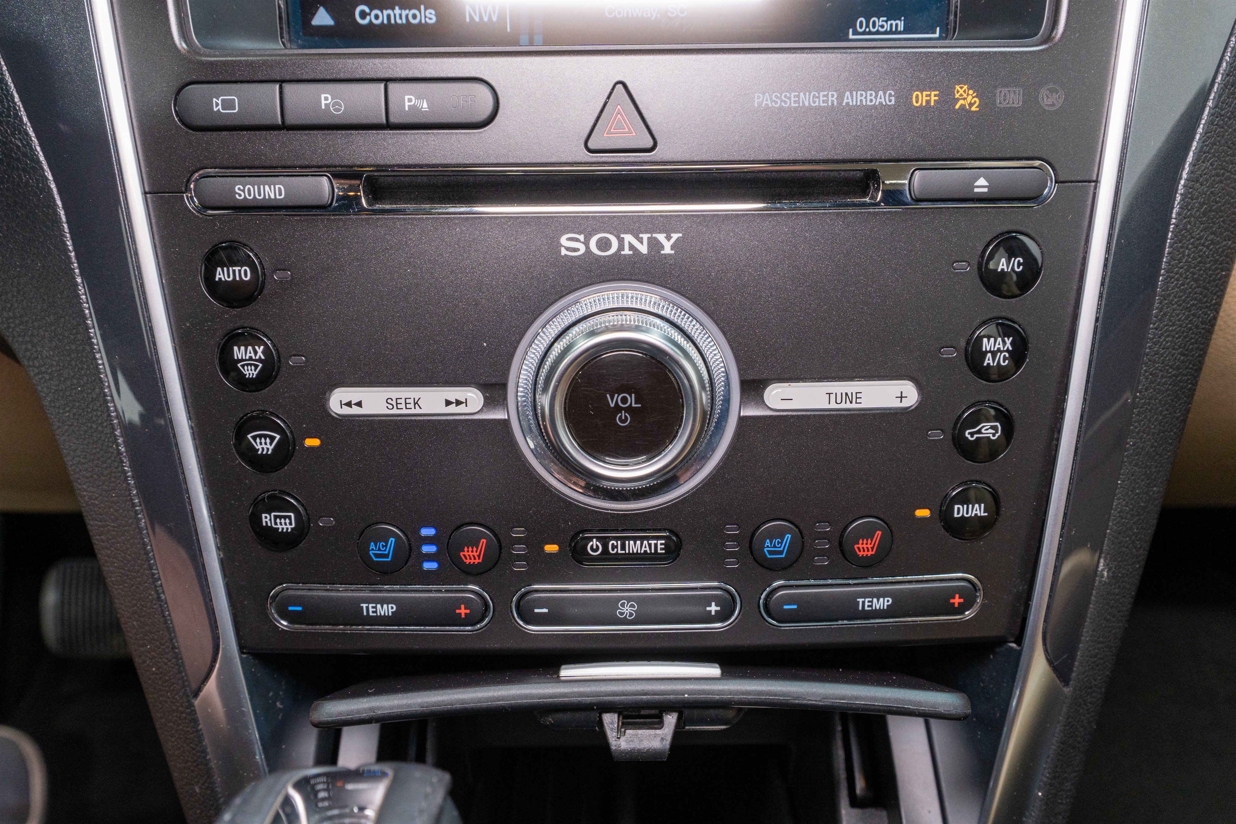 Used 2017 Ford Explorer Limited w/ Equipment Group 301A FWD image 23