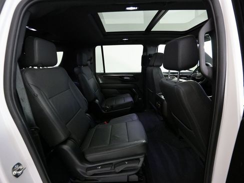 Used 2025 Chevrolet Suburban Z71 w/ Comfort Package image 13