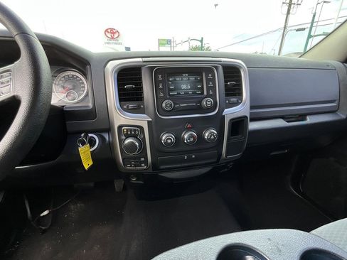 Used 2017 RAM 1500 Classic SLT AWD/4WD image 9