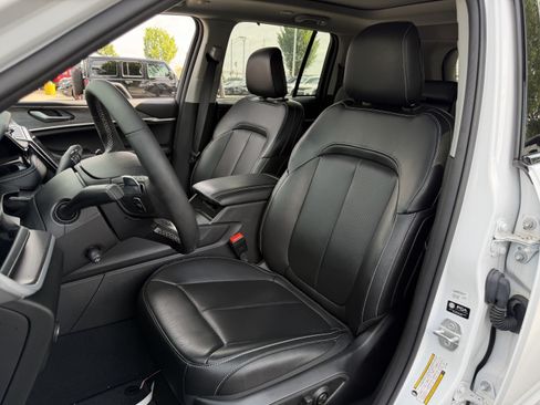 Used 2024 Jeep Grand Cherokee Limited 4xe w/ Luxury Tech Group II AWD/4WD image 12