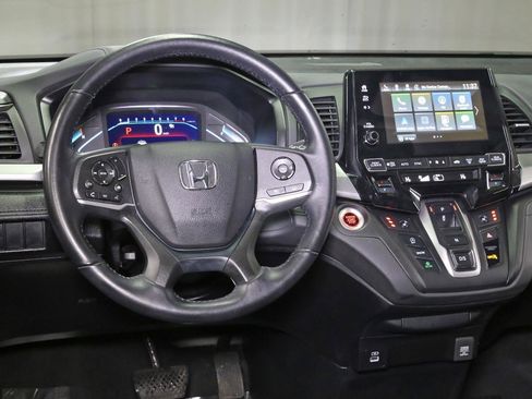 Certified 2024 Honda Odyssey EX-L image 2