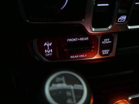 Used 2022 Jeep Wrangler Unlimited Rubicon w/ Dual Top Group image 27