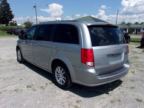 Used 2019 Dodge Grand Caravan SXT FWD image 5