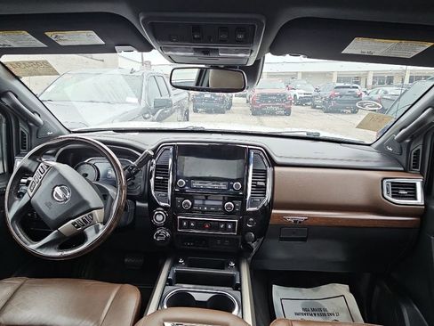 Used 2021 Nissan Titan Platinum Reserve w/ Moonroof Package AWD/4WD image 12