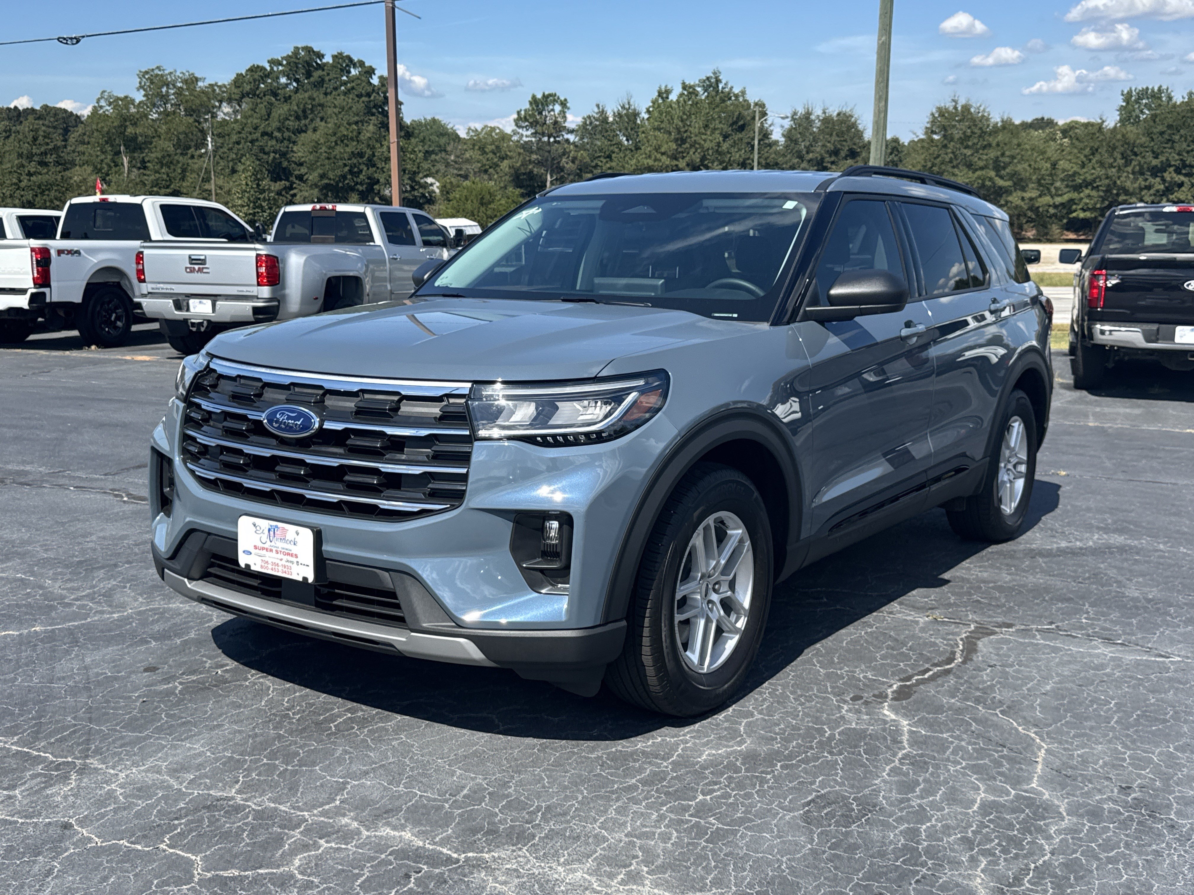 Used 2026 Ford Explorer Active w/ Active Comfort Package RWD image 2
