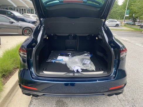 New 2024 Maserati Levante Trofeo image 9