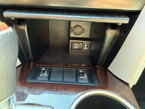 Used 2012 Toyota Camry XLE image 33