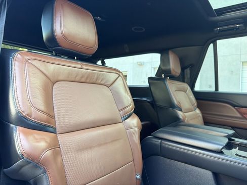 Used 2023 Lincoln Navigator L Reserve image 28