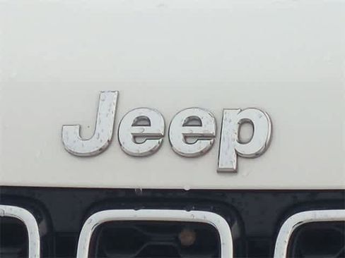 Used 2020 Jeep Grand Cherokee Limited image 12