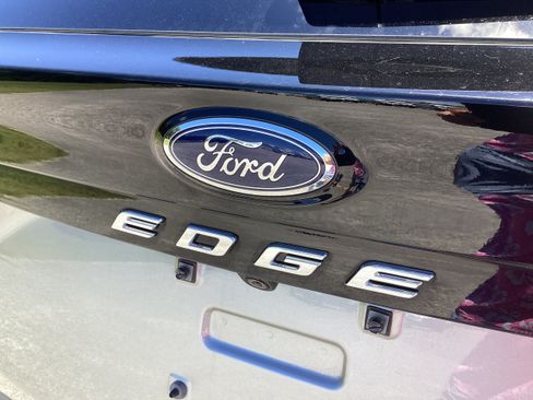 Used 2024 Ford Edge SEL AWD/4WD image 17