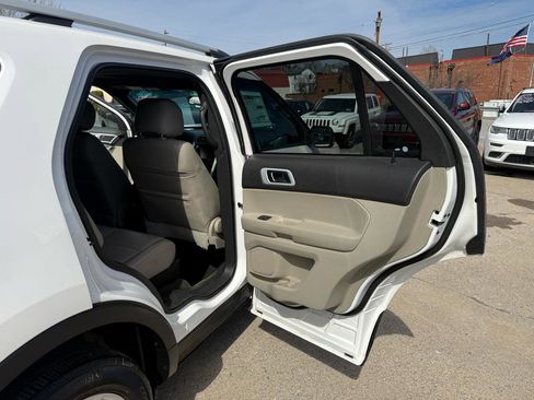 Used 2013 Ford Explorer XLT image 50