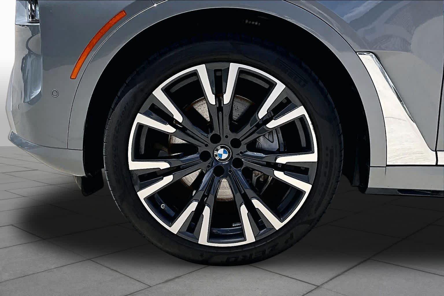 Used 2024 BMW X7 xDrive40i AWD/4WD image 10
