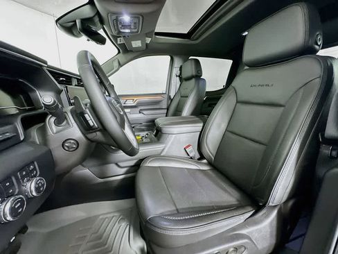 Used 2023 GMC Sierra 1500 Denali w/ Denali Reserve Package AWD/4WD image 12