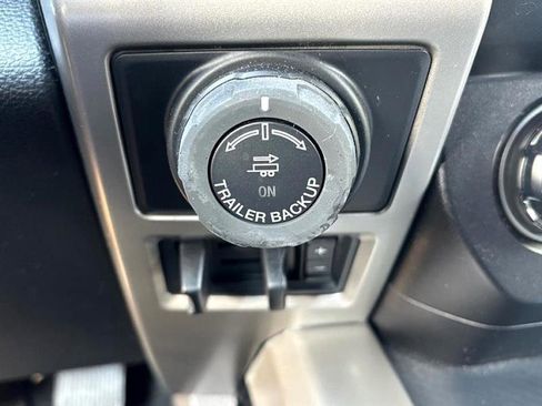 Used 2019 Ford F150 Lariat image 21