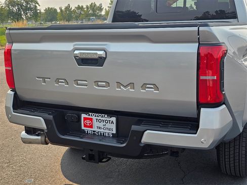 Used 2024 Toyota Tacoma Limited image 13