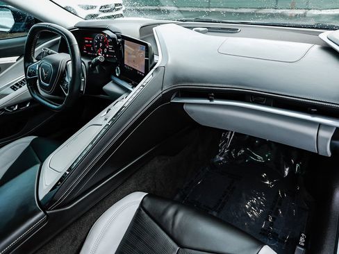 Used 2022 Chevrolet Corvette Stingray Premium Conv w/ Z51 Performance Package image 10