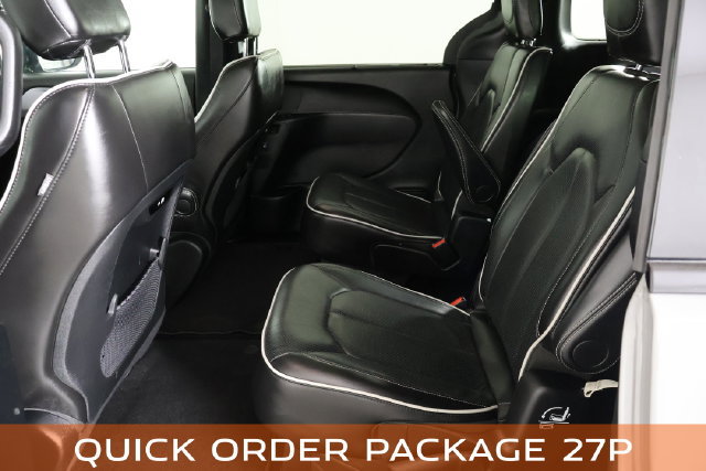 Used 2025 Chrysler Pacifica Limited FWD image 18
