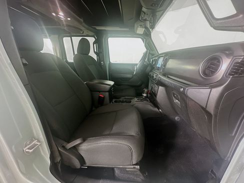 Used 2023 Jeep Wrangler Unlimited w/ Sun & Screen Package AWD/4WD image 30
