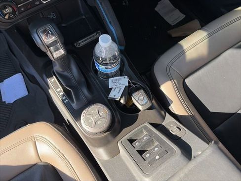 Used 2023 Ford Bronco Wildtrak image 17