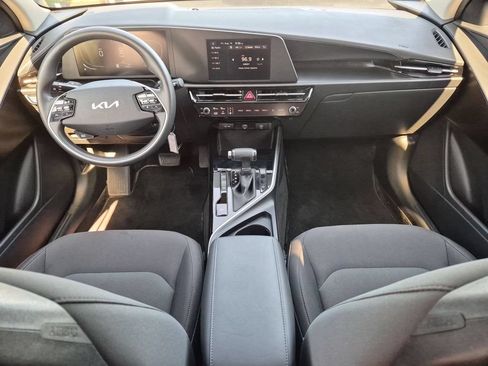 Used 2025 Kia Niro LX FWD image 25