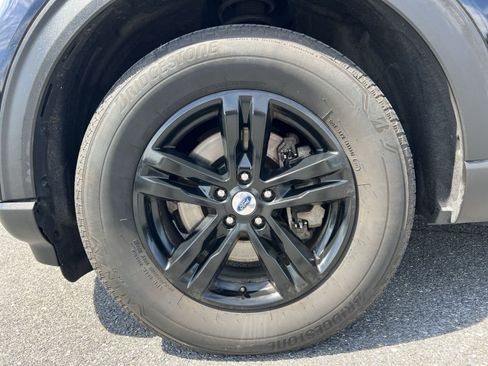 Used 2021 Ford Explorer XLT AWD/4WD image 20
