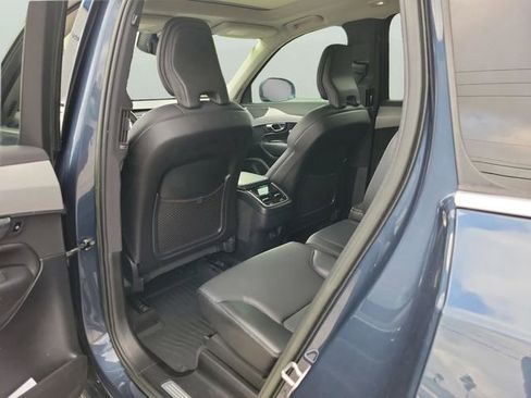Used 2023 Volvo XC90 B5 Core image 10