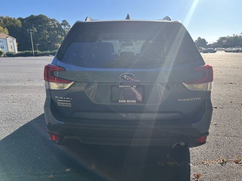 Used 2020 Subaru Forester Premium image 4