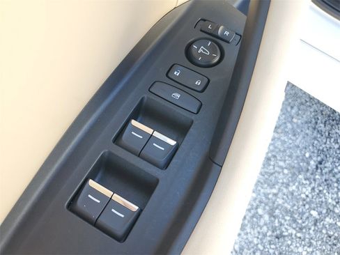 Certified 2025 Acura TLX w/ Technology Package image 18