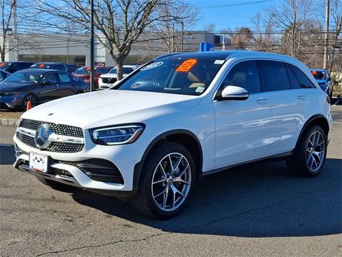 Used 2022 Mercedes-Benz GLC 300 4MATIC image 3