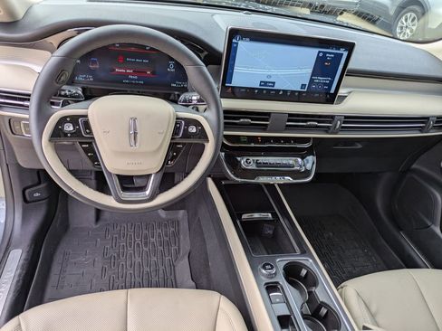 Used 2025 Lincoln Corsair FWD w/ Equipment Group 101A image 11