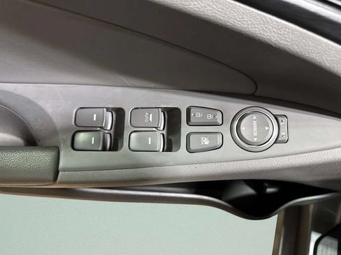 Used 2013 Hyundai Sonata GLS w/ Popular Equipment Pkg FWD image 17