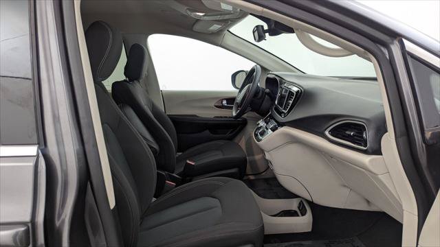 Used 2023 Chrysler Voyager LX FWD image 21