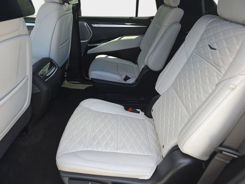 Used 2025 Cadillac Escalade V AWD/4WD image 19
