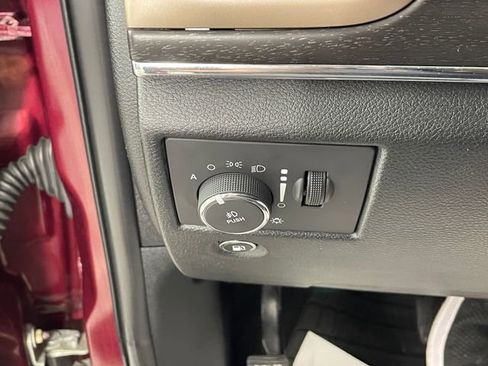 Used 2016 Jeep Grand Cherokee Limited AWD/4WD image 17