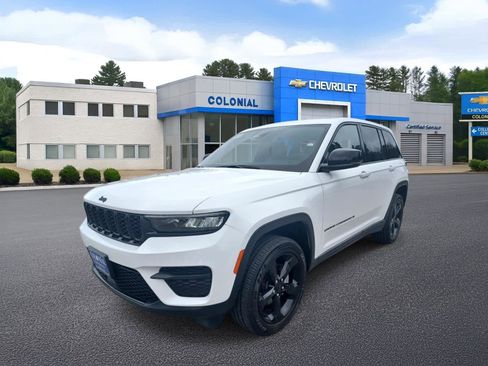 Used 2023 Jeep Grand Cherokee Altitude AWD/4WD image 1