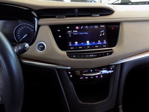 Used 2017 Cadillac XT5 Platinum w/ Driver Assist Package image 14