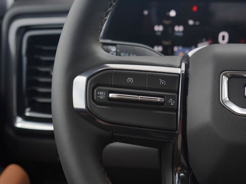 New 2026 GMC Canyon AT4 w/ AT4 Premium Package AWD/4WD image 16