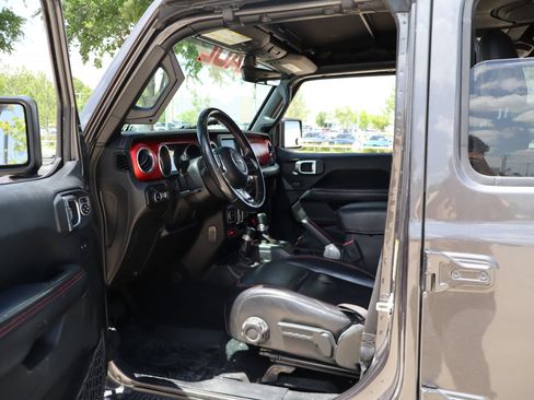 Used 2018 Jeep Wrangler Unlimited Rubicon AWD/4WD image 25