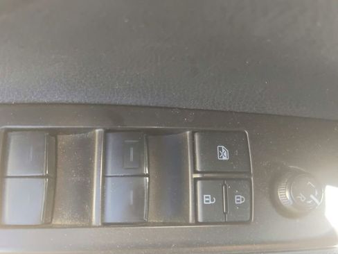 Used 2022 Toyota Camry SE FWD image 16