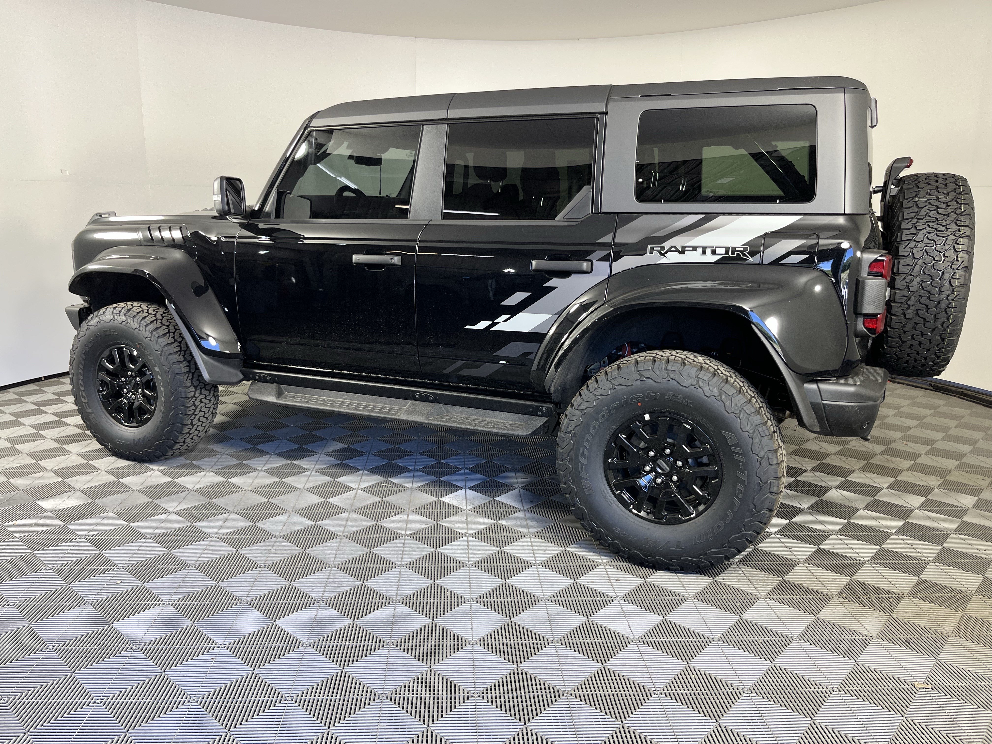 New 2026 Ford Bronco Raptor w/ Interior Carbon Fiber Pack AWD/4WD image 22