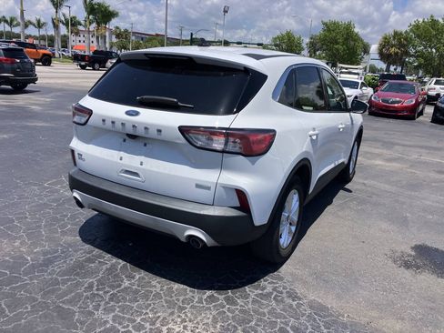 Used 2020 Ford Escape SE FWD image 4
