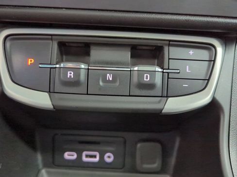 Used 2022 GMC Terrain SLT w/ Tech Package FWD image 21