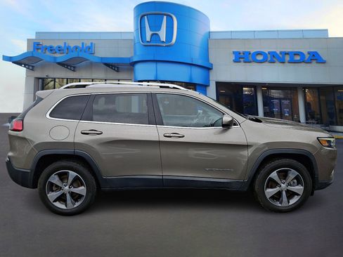 Used 2019 Jeep Cherokee Limited AWD/4WD image 7