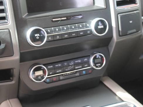 Used 2020 Ford Expedition Max XLT w/ Equipment Group 202A RWD image 13