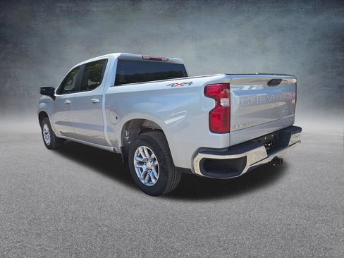 Used 2022 Chevrolet Silverado 1500 LT AWD/4WD image 5